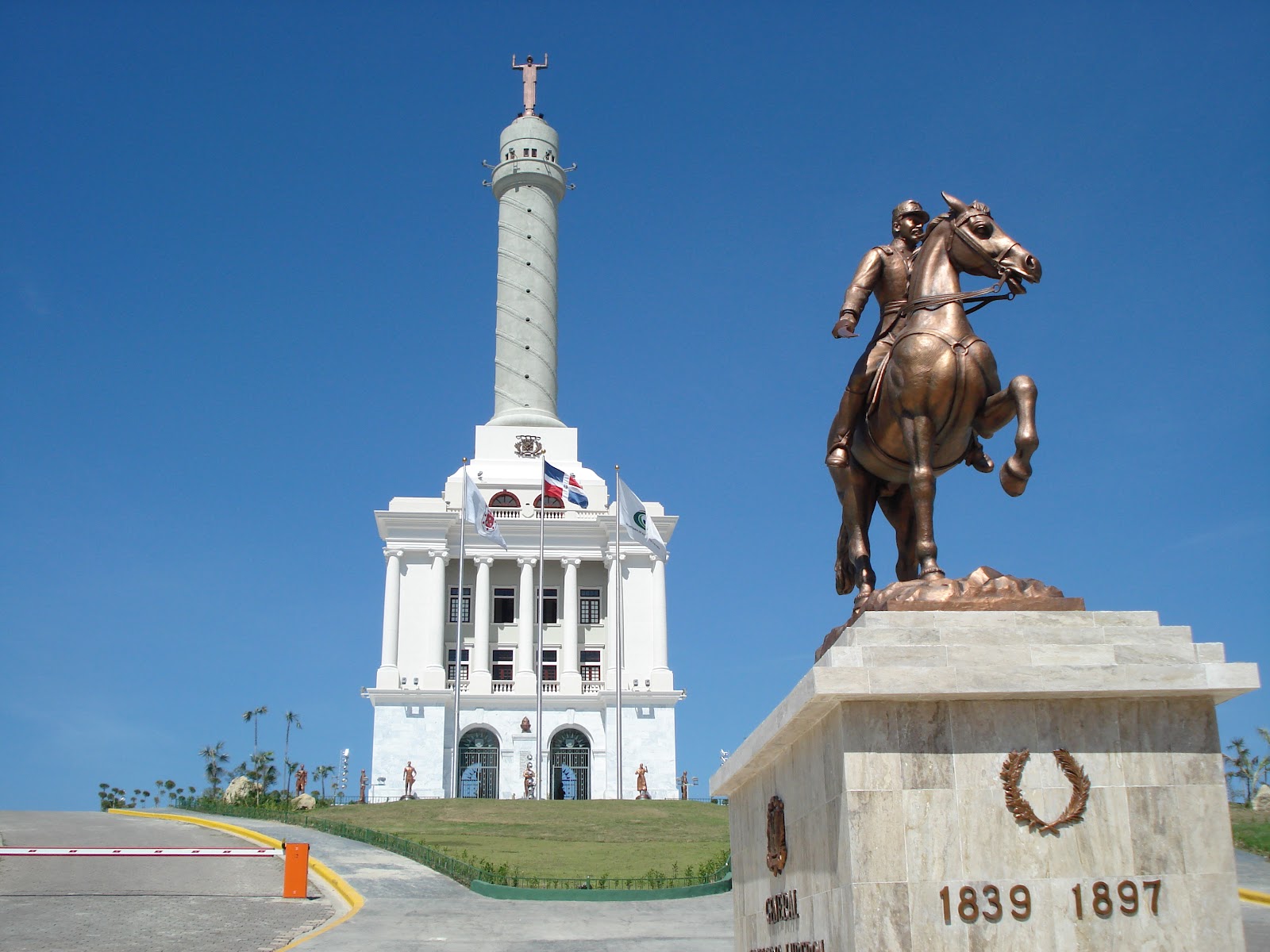 monumento-de-Santiago.jpg