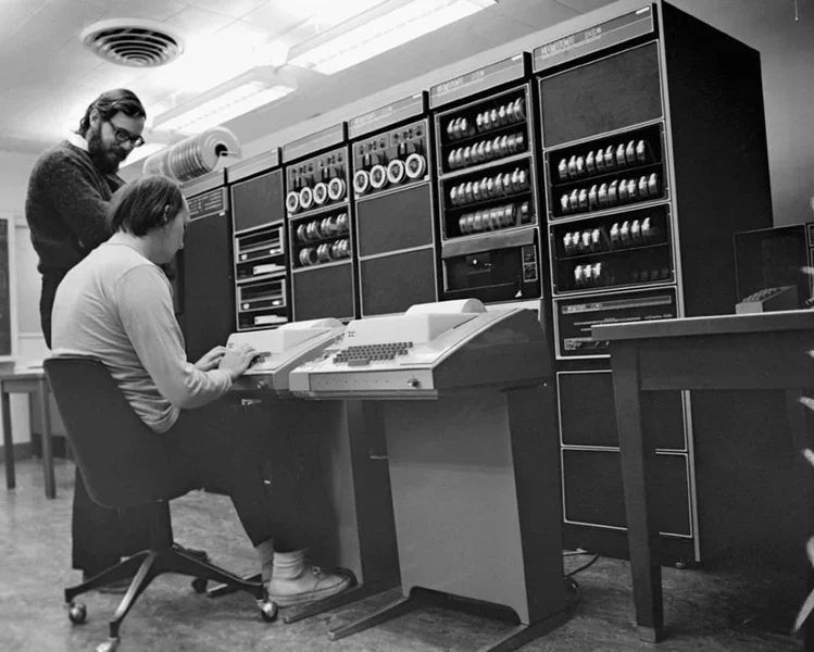 Ken Thompson y Dennis Ritchie