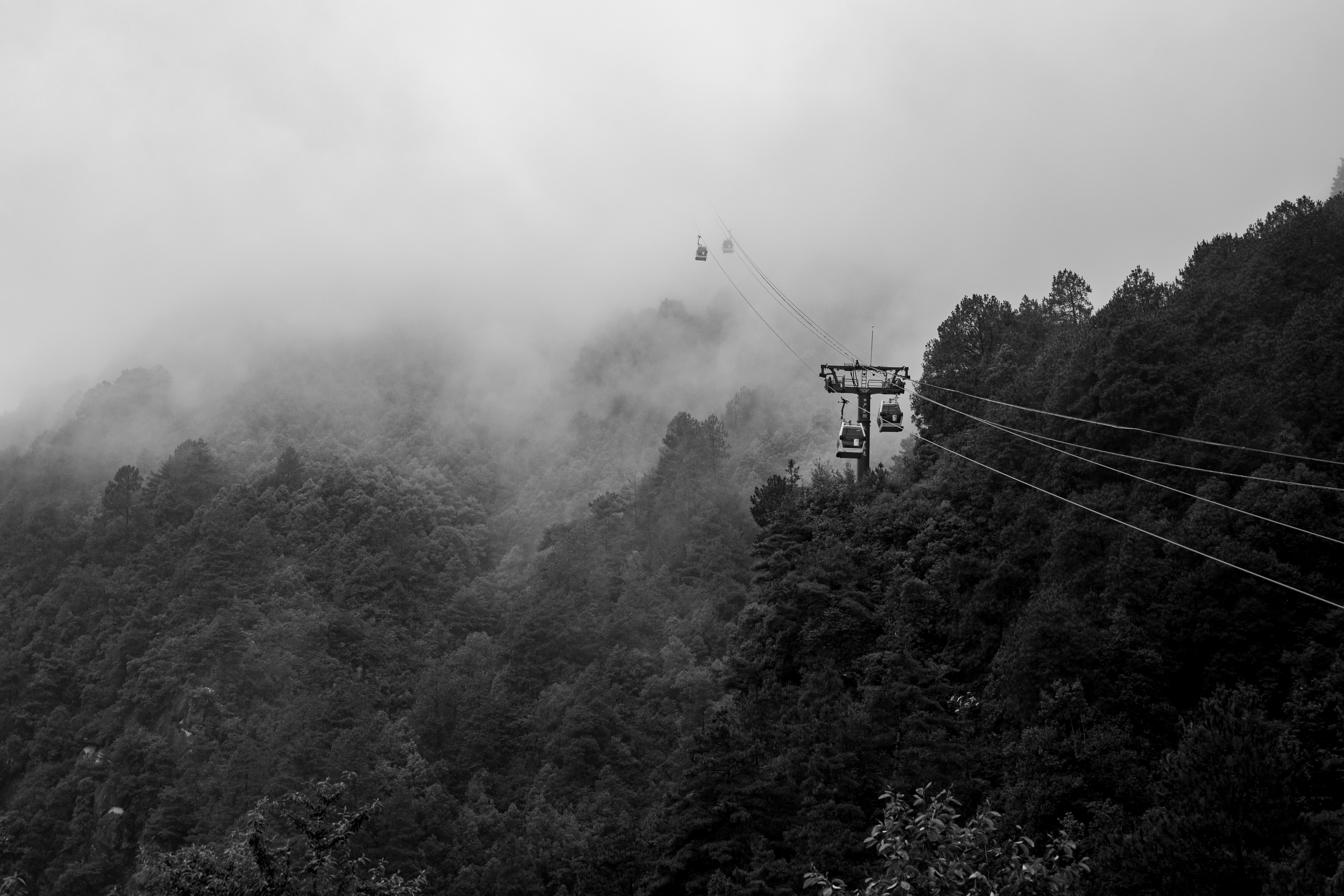 神秘的山