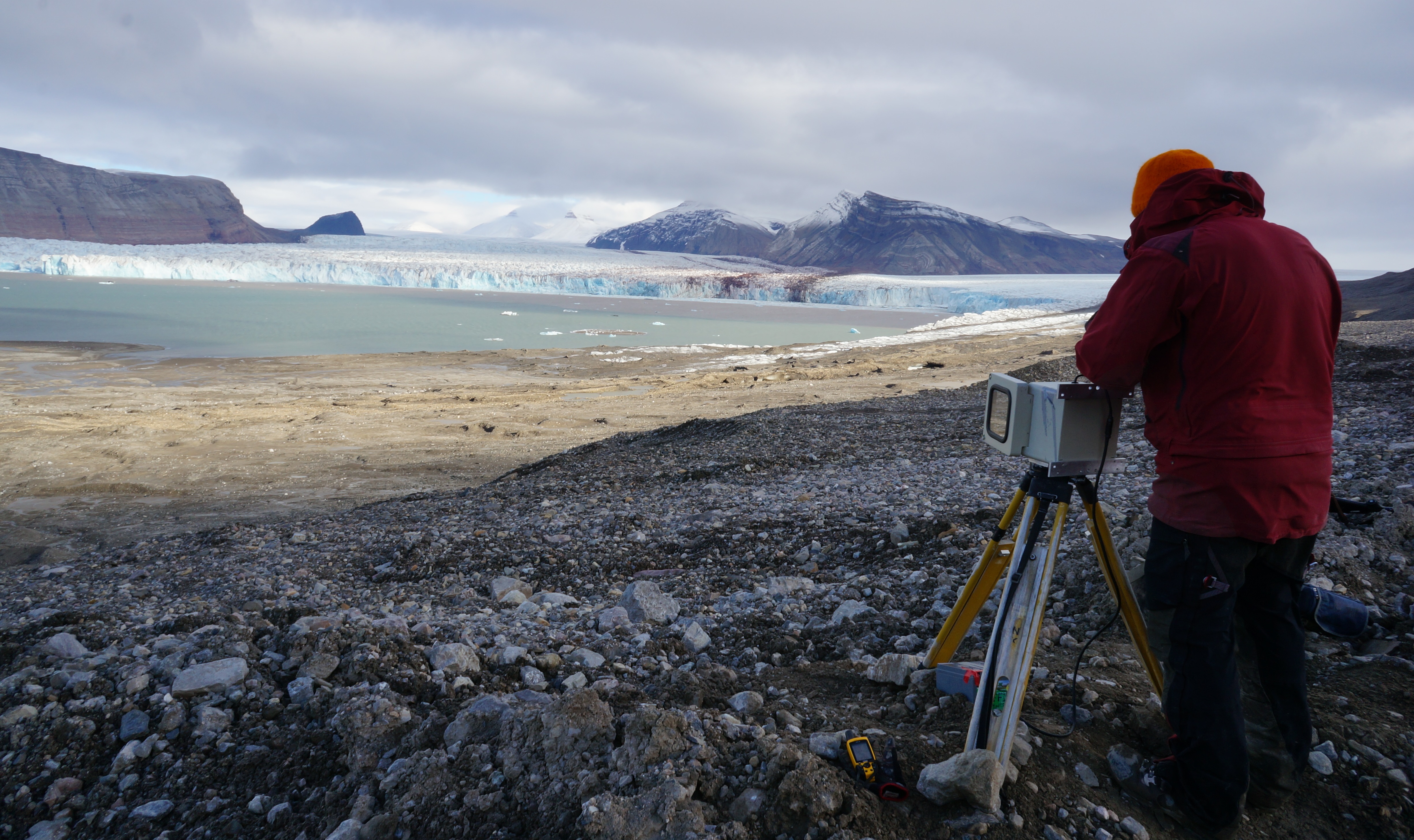 PiM (Pierre-Marie Lefeuvre, UiO) and I setting up one of the time-lapse cameras high up on the moraine to capture calving events at Kronebreen glacier. These cameras were capturing images every three seconds (August 2016)