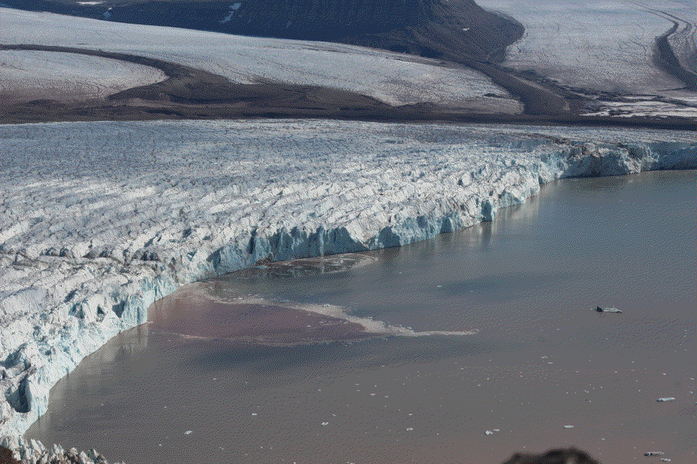 An example of a meltwater plume at Tunabreen, a tidewater glacier in Svalbard