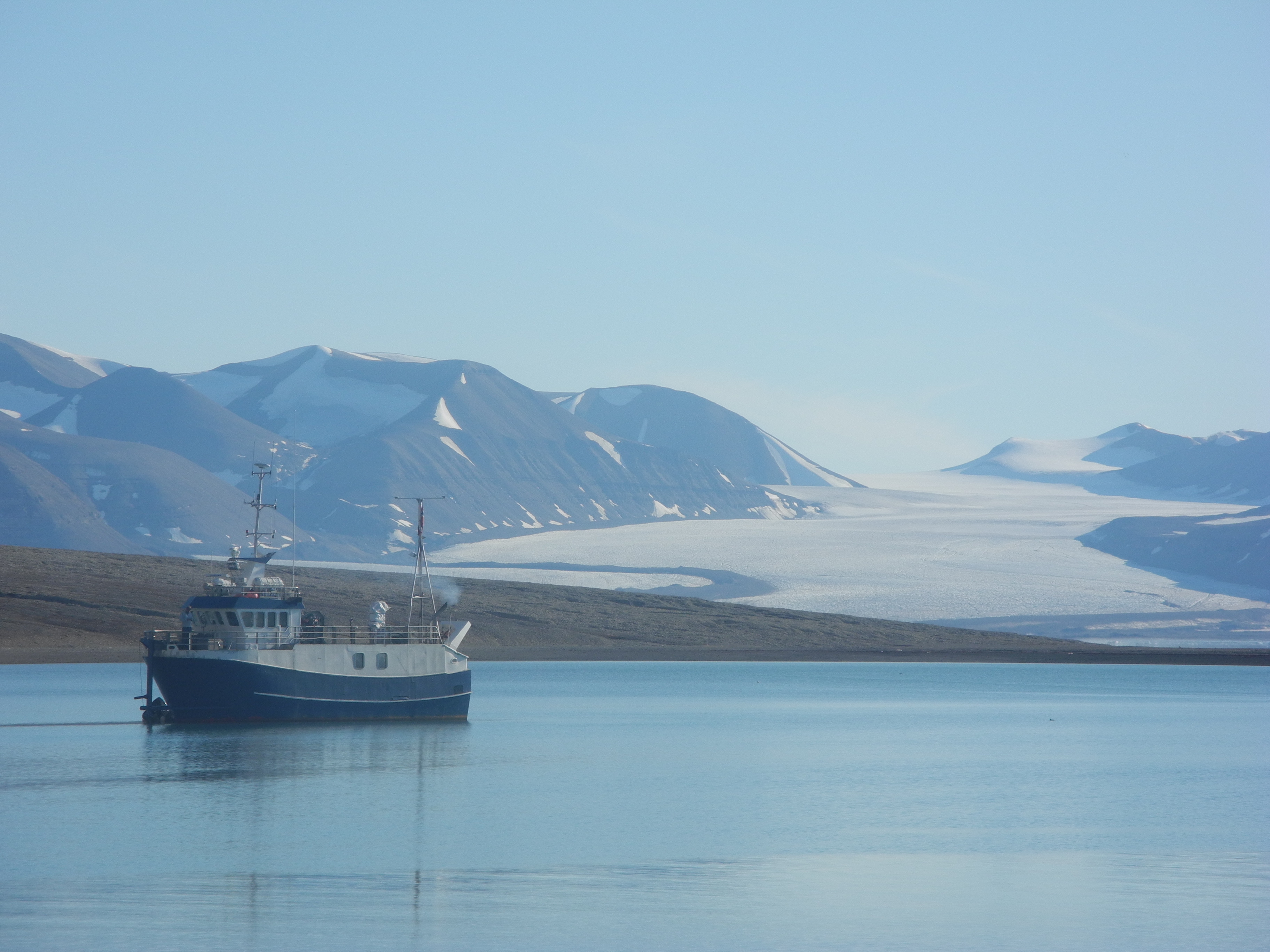 The Viking Explorer moored in a calm area of Tempelfjorden, Svalbard (August, 2016)