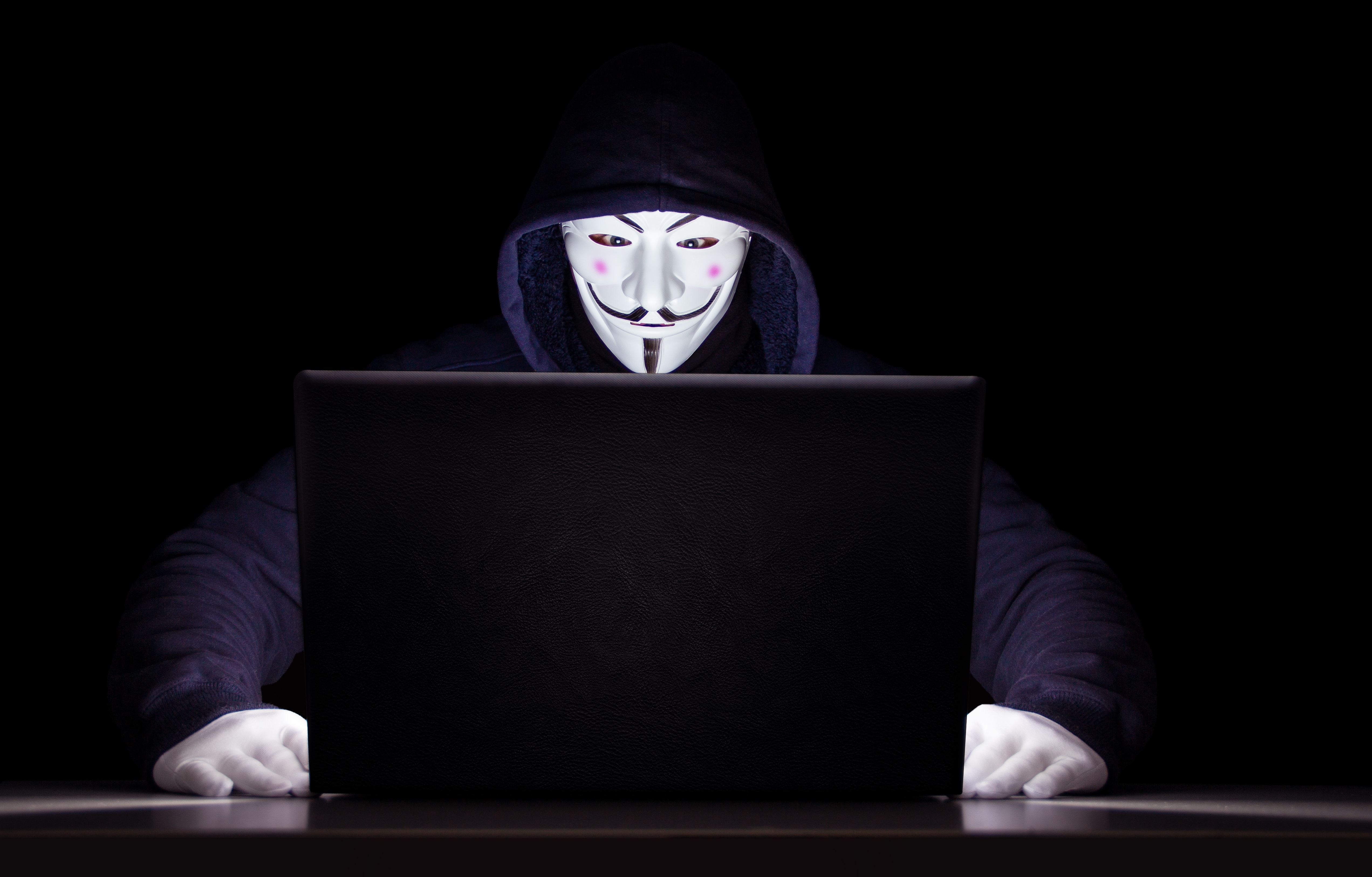 anonymous-hacker-laptop-black-background-5k-5087x3252-159.jpg