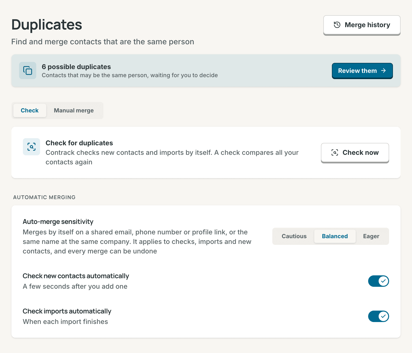 Settings, Duplicates: the possible duplicates waiting, Check now, and the Automatic merging settings