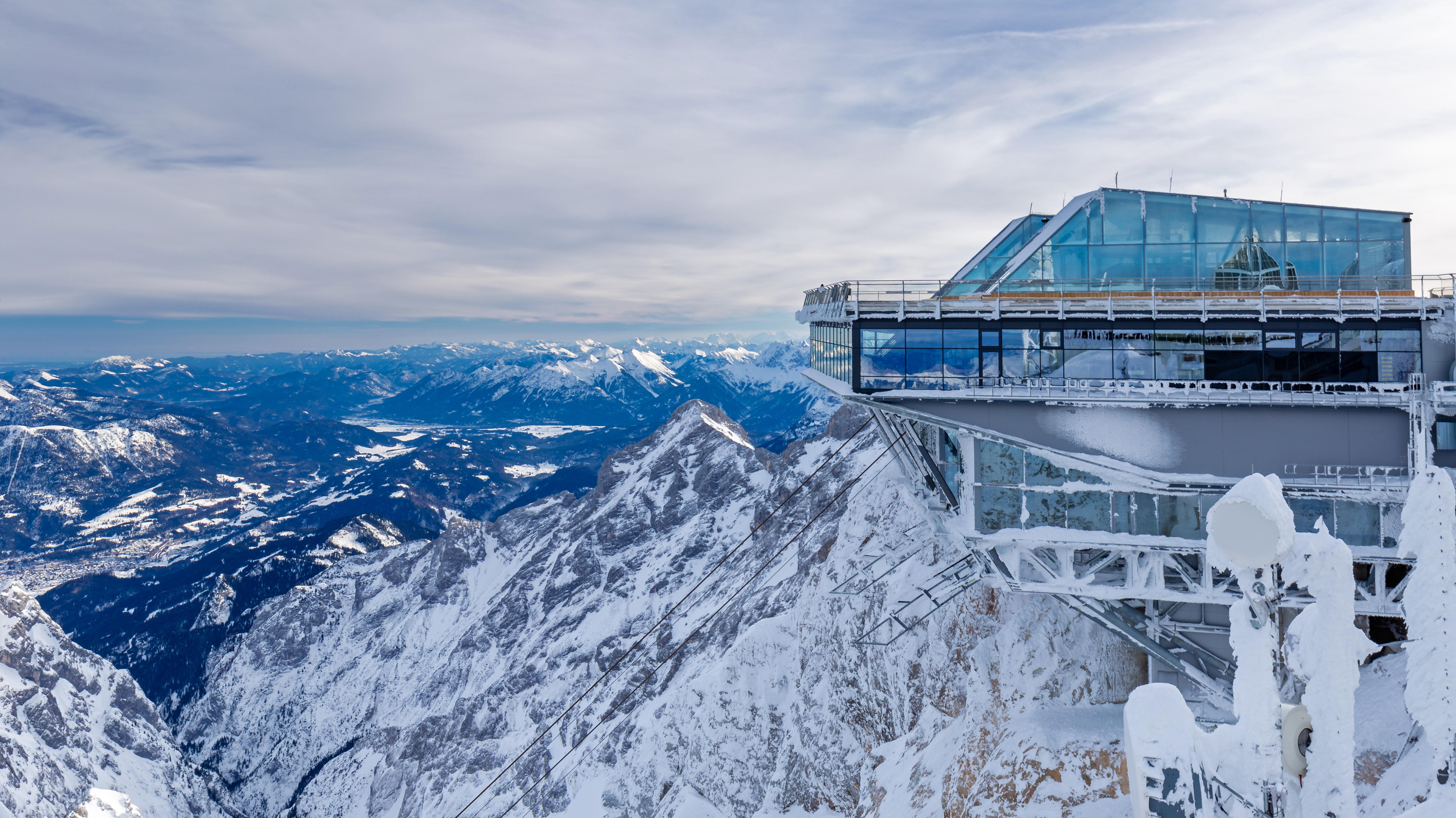 bing_2022-03-01_OHR.ZugspitzeGipfelstation_ZH-CN6120971585_UHD.jpg