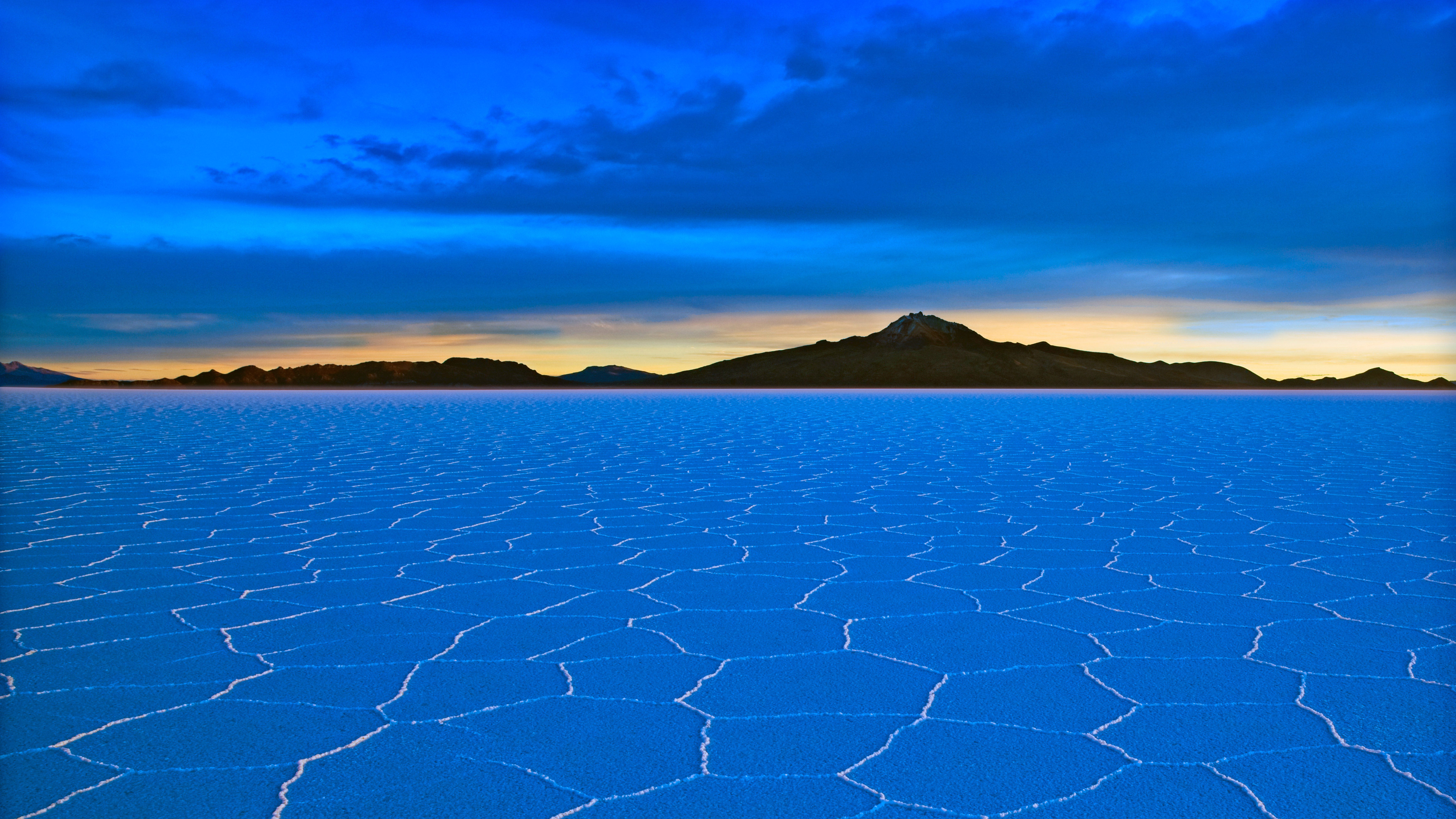 bing_2022-12-10_OHR.SaltDesert_ZH-CN4728398785_UHD.jpg