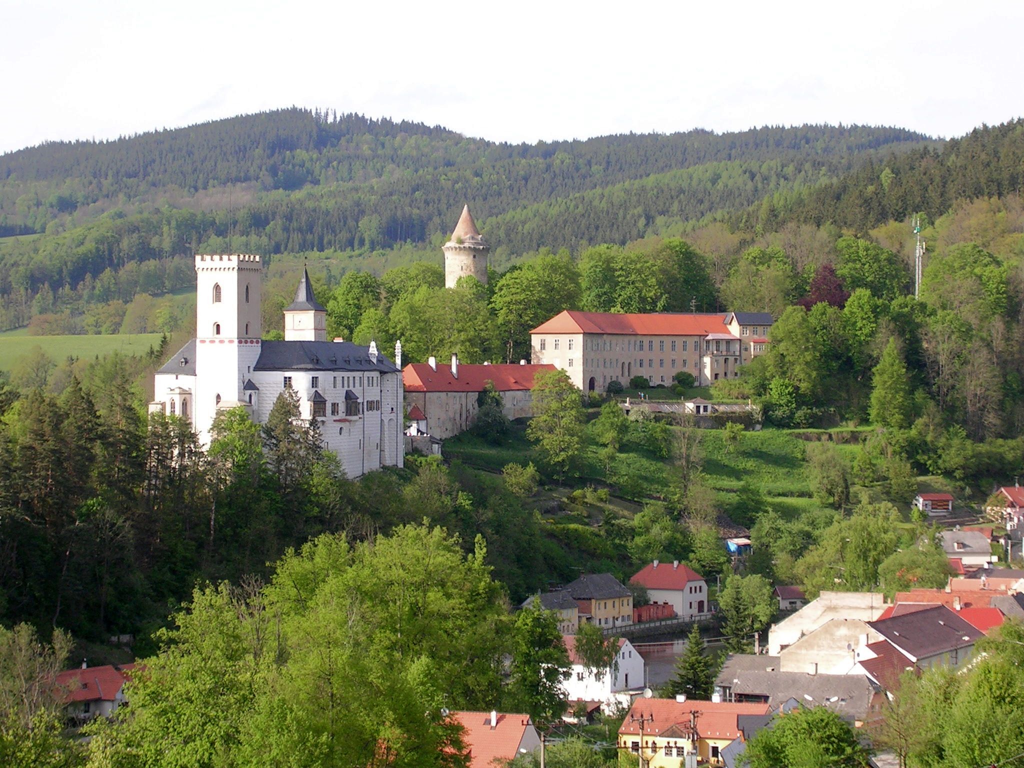 rozmberk-castle.jpg