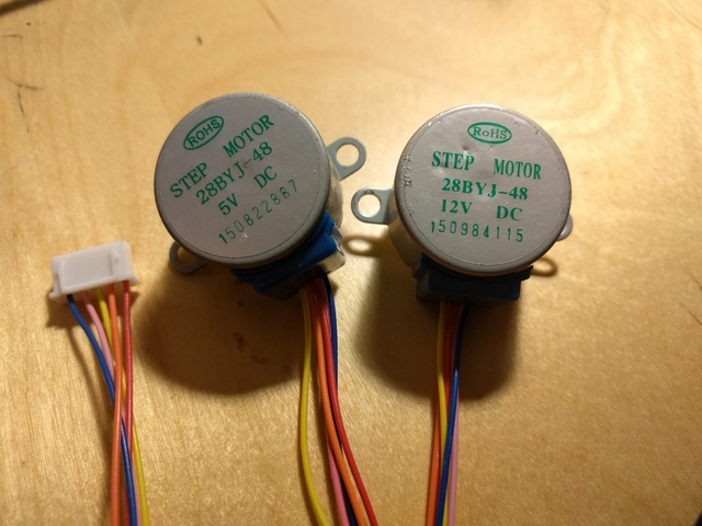 5V and 12V motors side by side