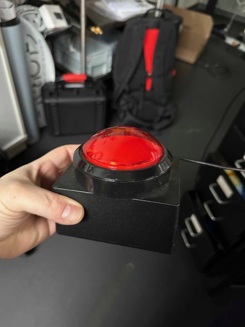 red_button.jpg